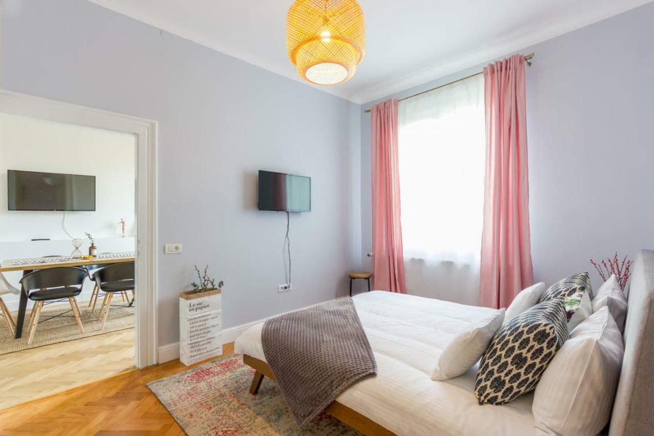 City Chic 3 Bedroom Apartment Cluj-Napoca Eksteriør billede