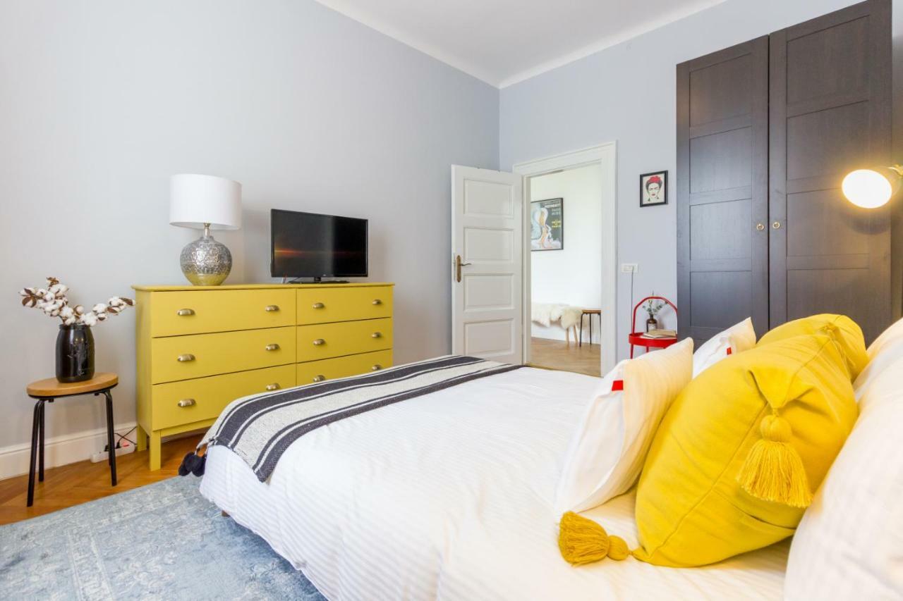 City Chic 3 Bedroom Apartment Cluj-Napoca Eksteriør billede