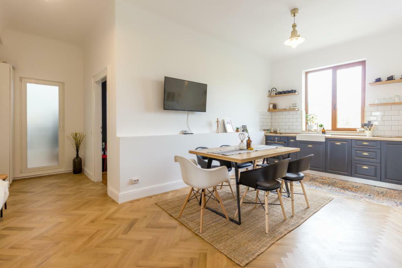 City Chic 3 Bedroom Apartment Cluj-Napoca Eksteriør billede
